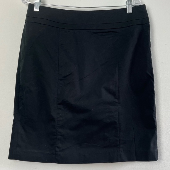 Loft Black Skirt With Side Zipper and Double Vent‎ Slits at Center Back Size 12P - Picture 1 of 7